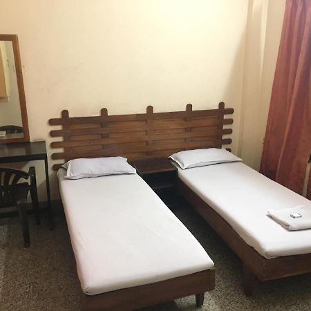 Nellimoottil Guest House 코타얌 객실 사진
